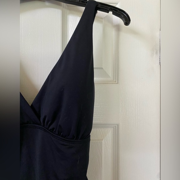 Jantzen Women's Solid Black Surplice One Piece Ruched Swimsuit Size 6 - Picture 3 of 14